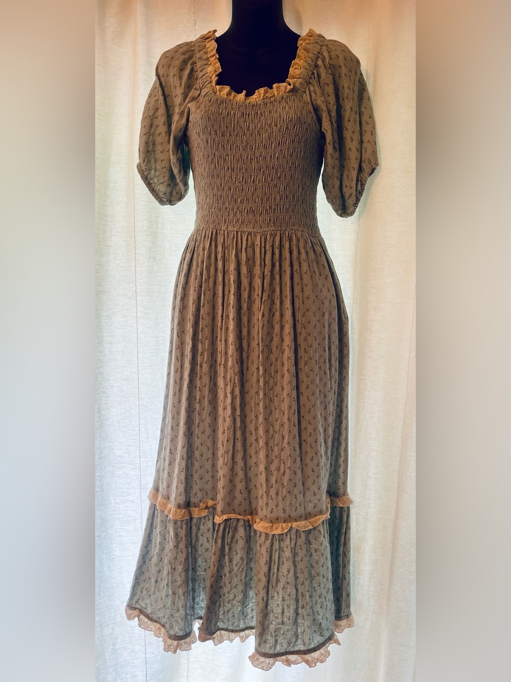 Little Cottonwood Blue floral  Parker NWT from daffodils & daydreams collection.